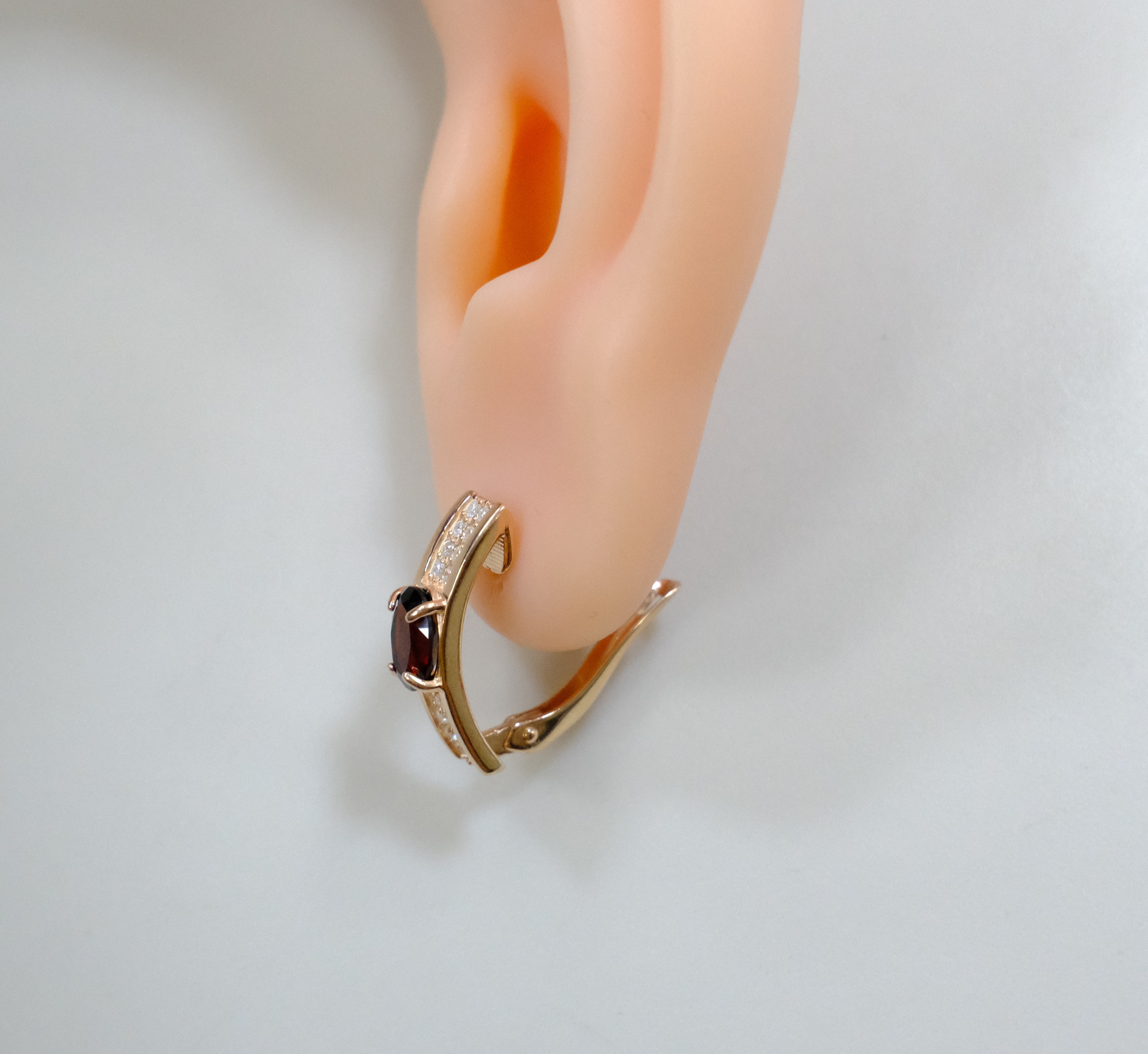 Серебряные серьги с гранатами